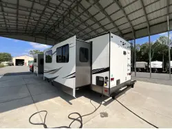 2018 PALOMINO SOLAIRE 304RKDS