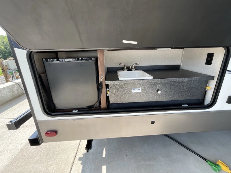 2018 PALOMINO SOLAIRE 304RKDS