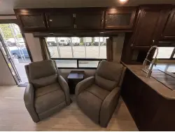 2018 PALOMINO SOLAIRE 304RKDS