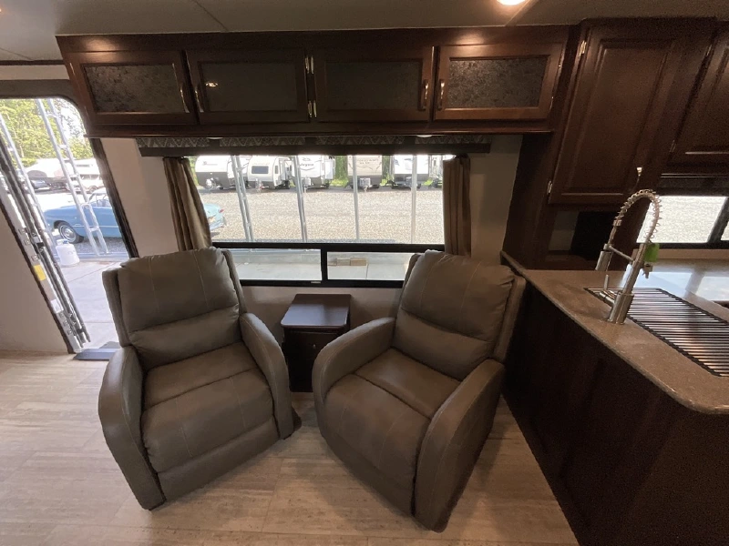 2018 PALOMINO SOLAIRE 304RKDS
