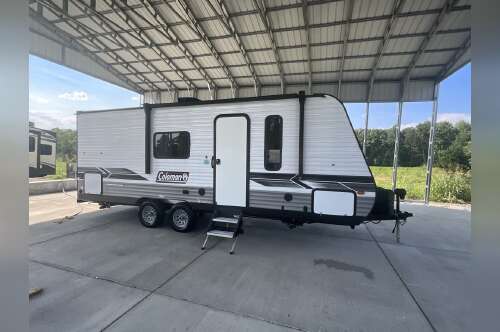 2023 Dutchmen COLEMAN LANTERN LT 214BH in dobson NC
