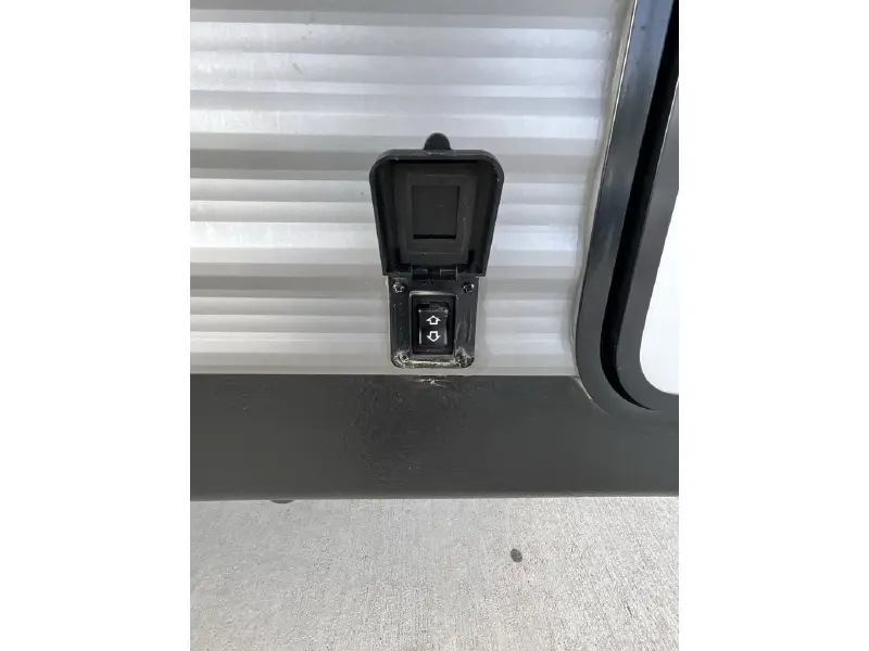2023 DUTCHMEN COLEMAN LANTERN LT 214BH
