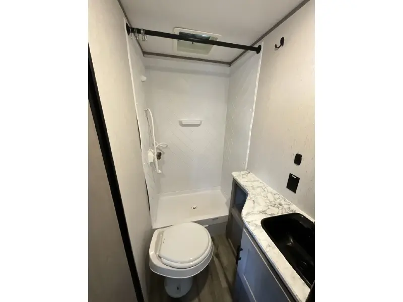 2023 DUTCHMEN COLEMAN LANTERN LT 214BH