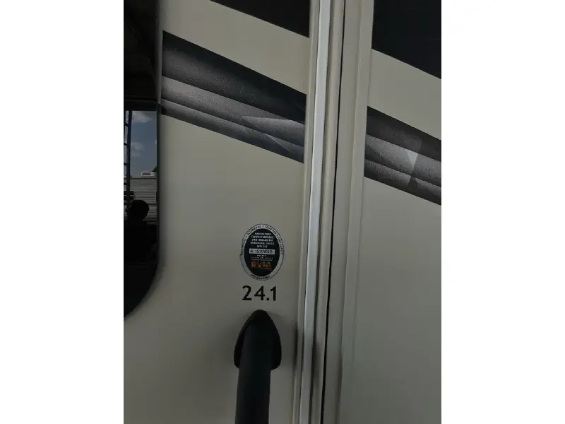 2017 THOR MOTOR COACH AXIS 24 1