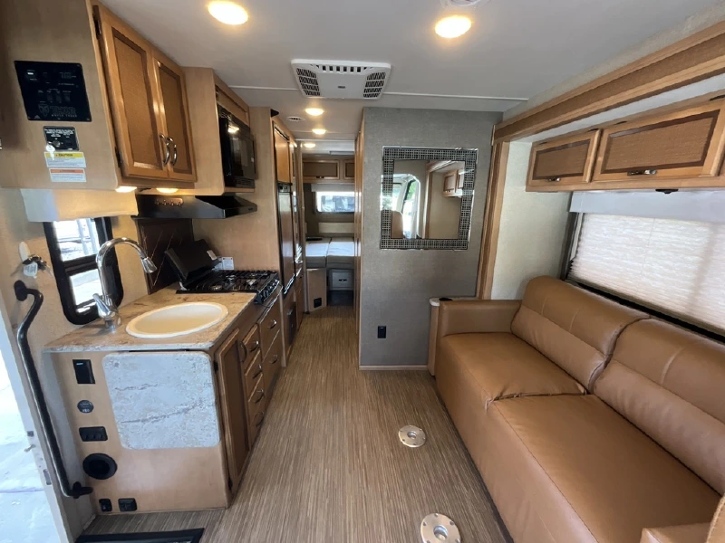 2017 THOR MOTOR COACH AXIS 24 1