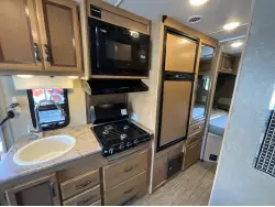 2017 THOR MOTOR COACH AXIS 24 1