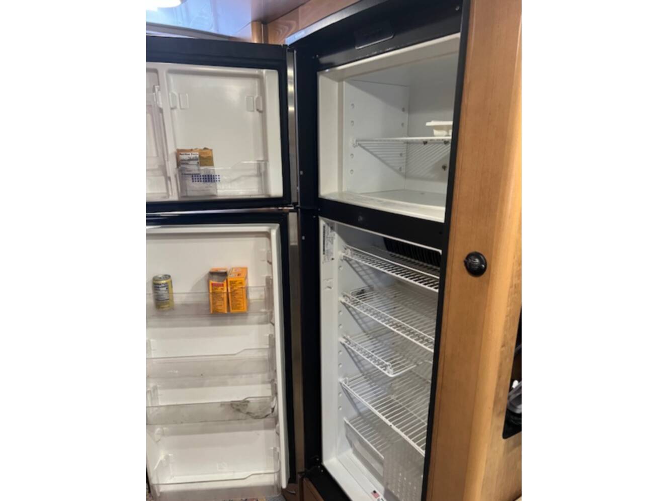 A photo of this 2017 Airstream CLASSIC 30 TWIN
