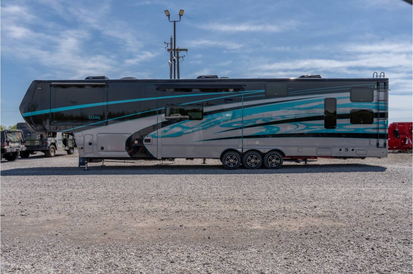 A photo of this 2024 Luxe 48FB TOYHAULER