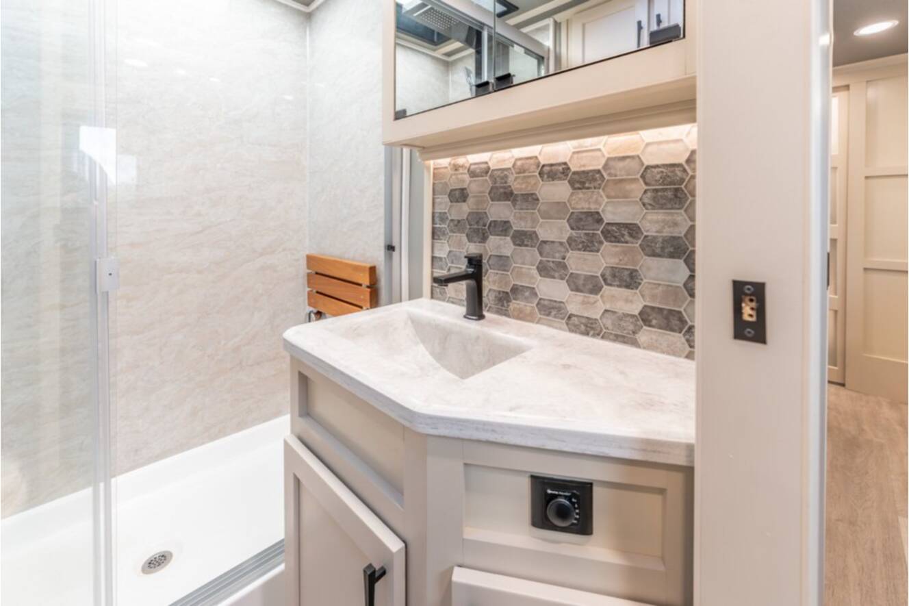 A photo of this 2024 Luxe 48FB TOYHAULER