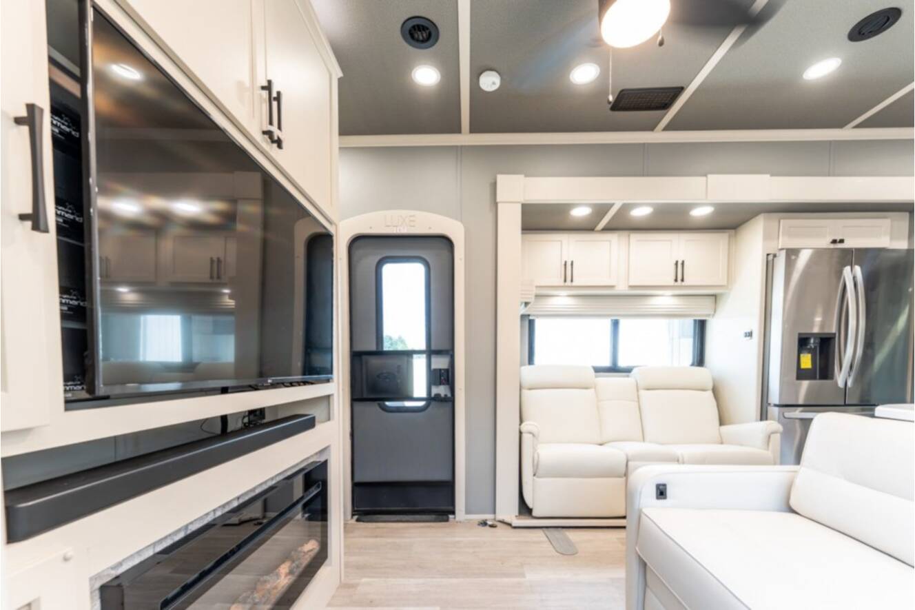 A photo of this 2024 Luxe 48FB TOYHAULER