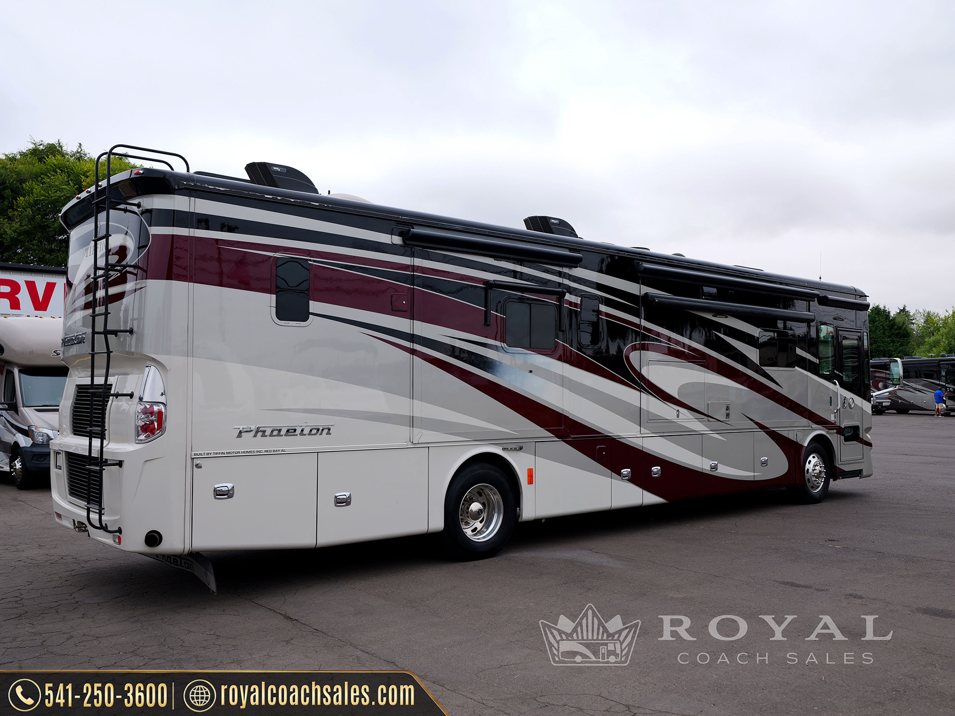 2018 Tiffin Motorhomes PHAETON 40 QBH in eugene OR