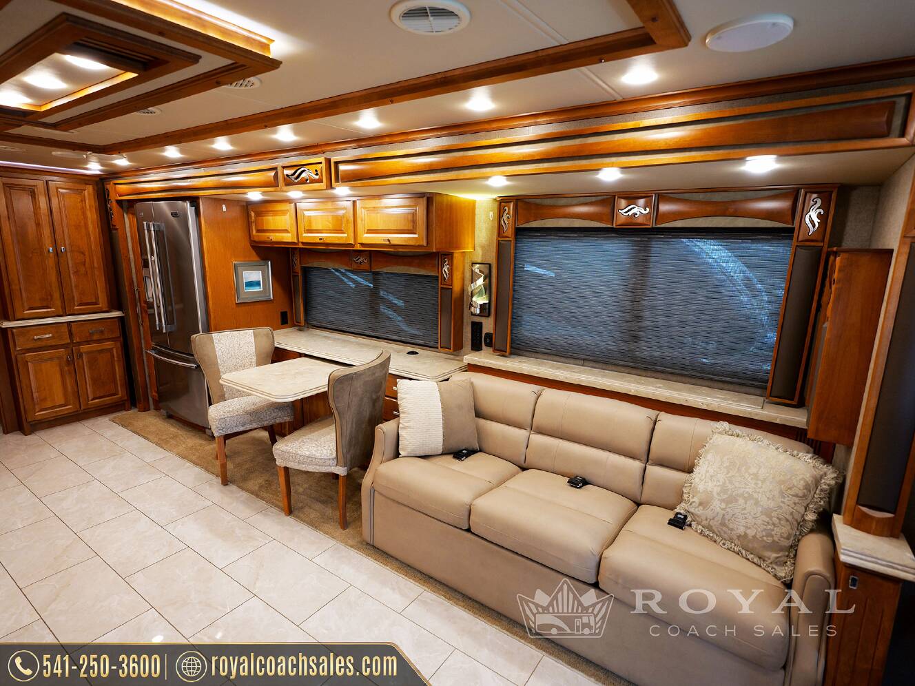 A photo of this 2018 Tiffin Motorhomes PHAETON 40 QBH