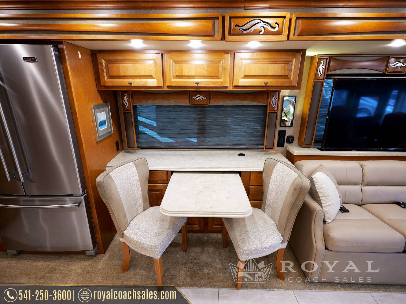 A photo of this 2018 Tiffin Motorhomes PHAETON 40 QBH