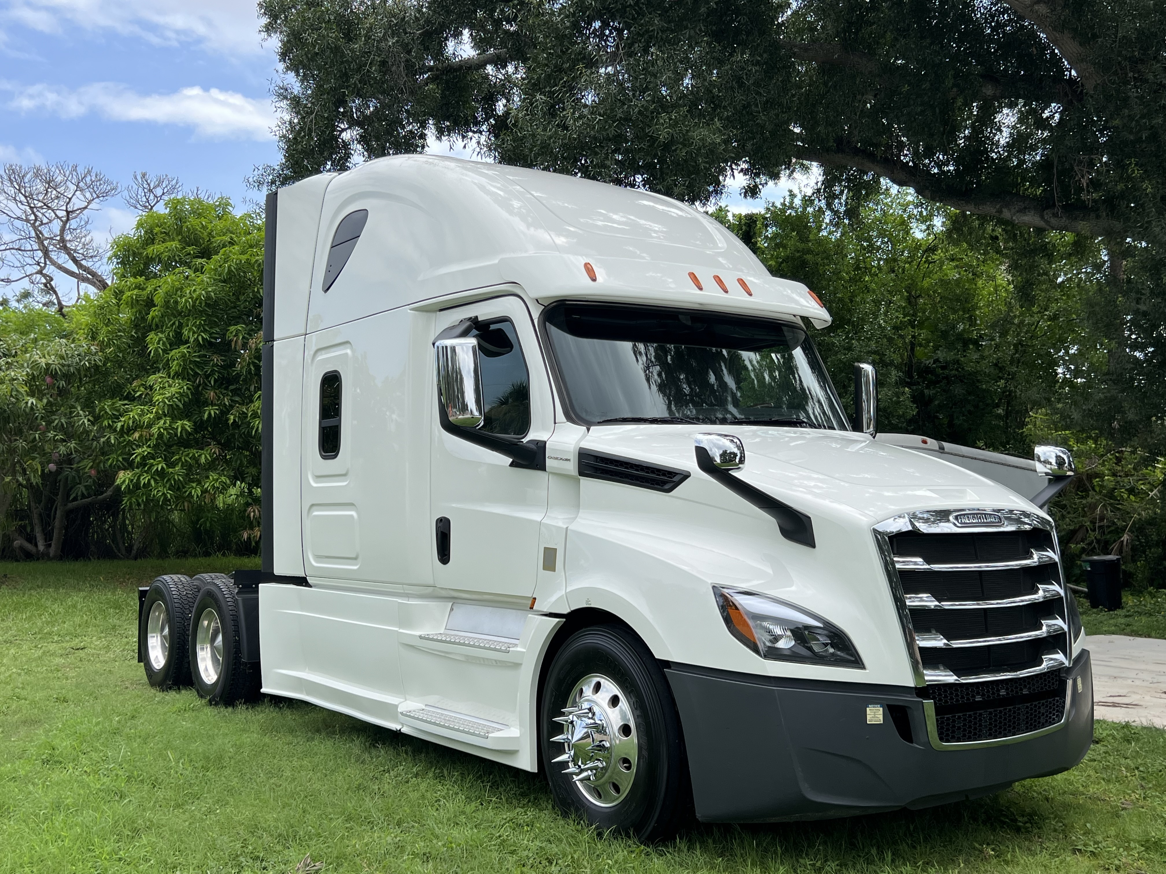 2020 FREIGHTLINER CA126 CASCADIA in Tampa, FL
