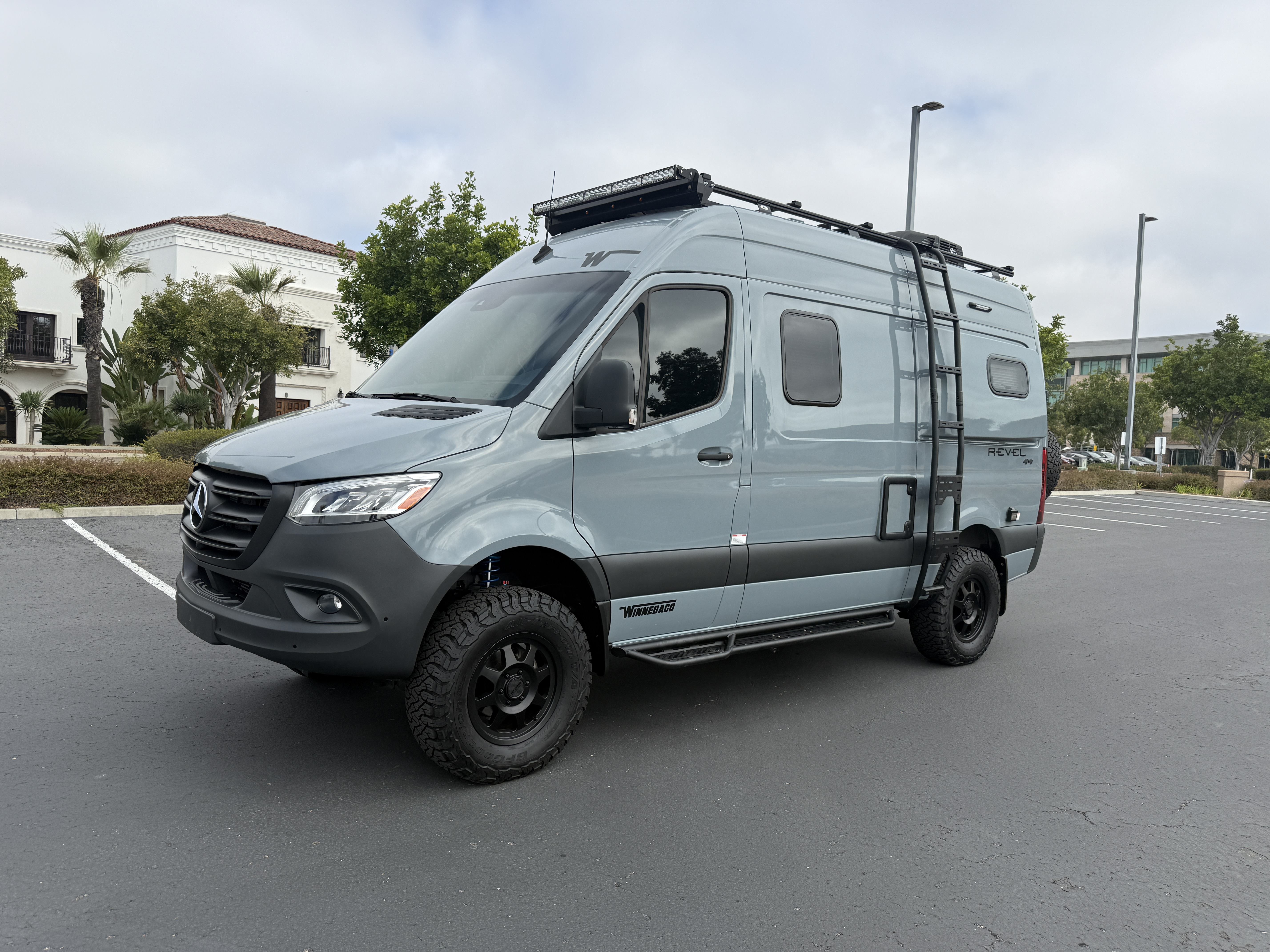 2022 Winnebago REVEL 44E RV