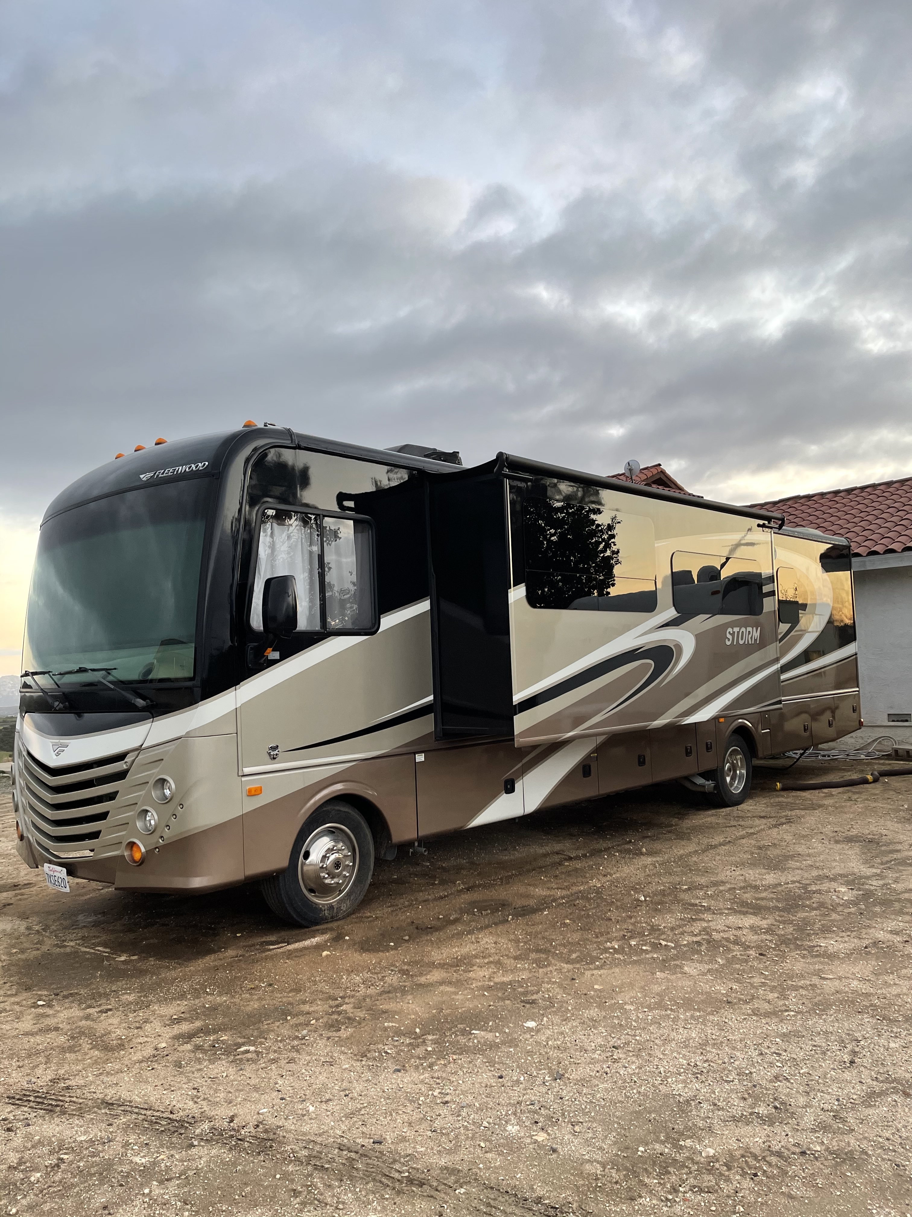 2017 Fleetwood STORM 34S RV