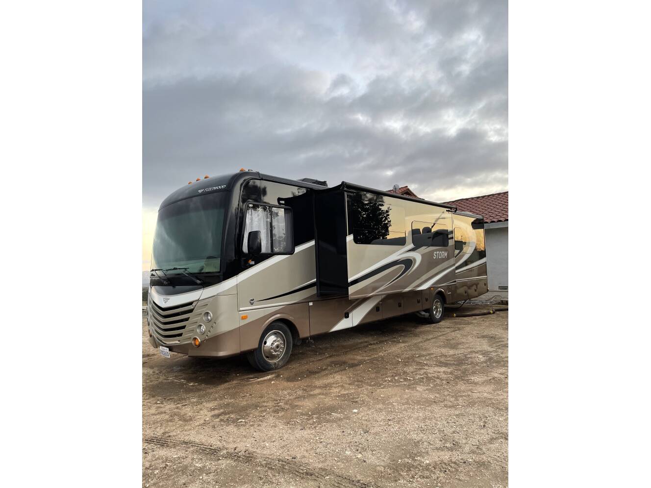 A photo of this 2017 Fleetwood STORM 34S