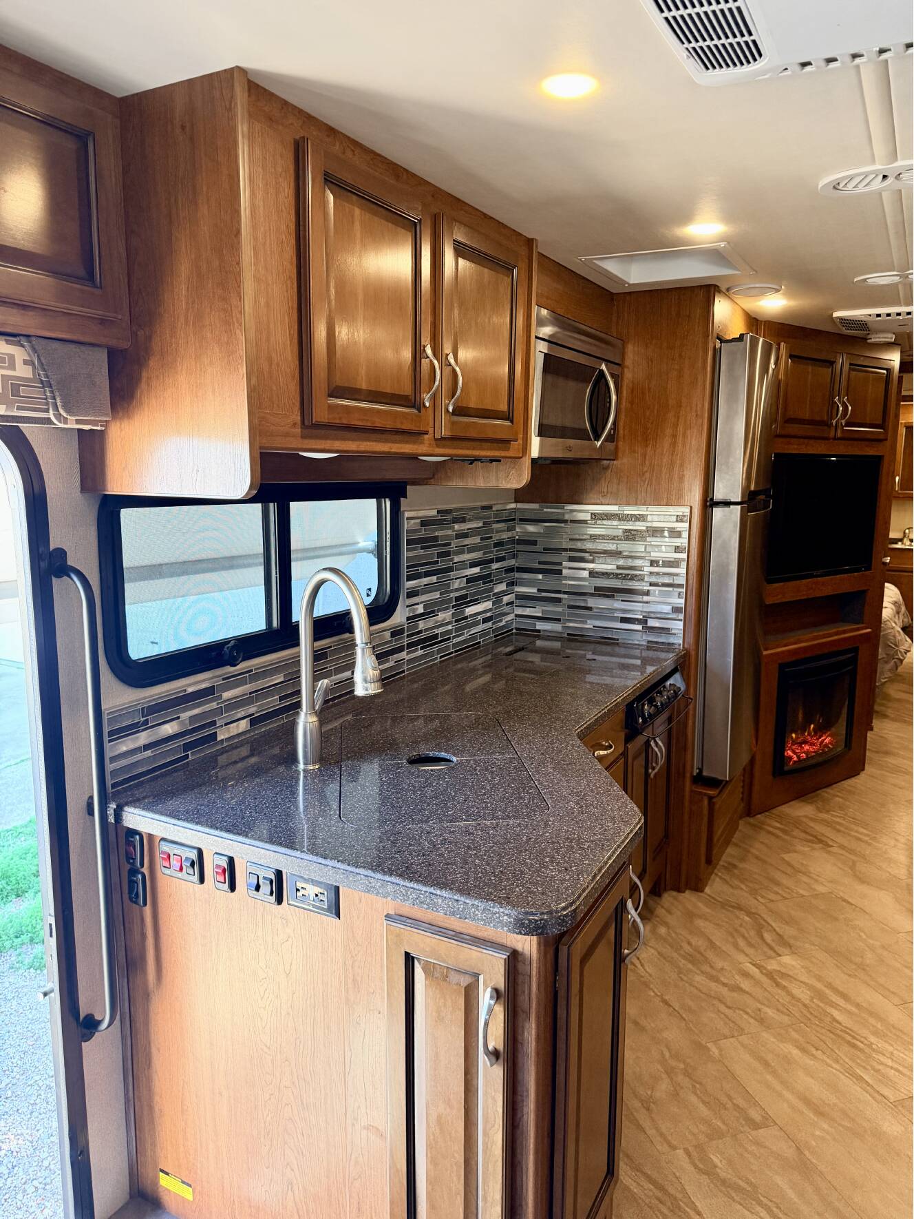 A photo of this 2017 Fleetwood STORM 34S