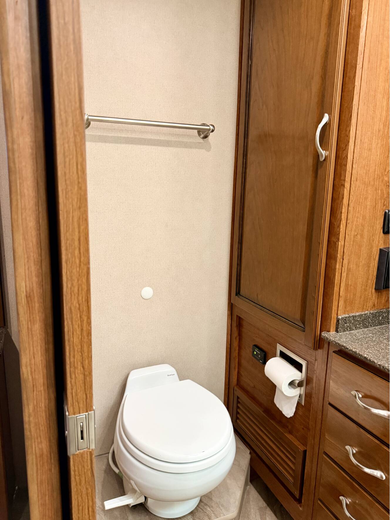A photo of this 2017 Fleetwood STORM 34S