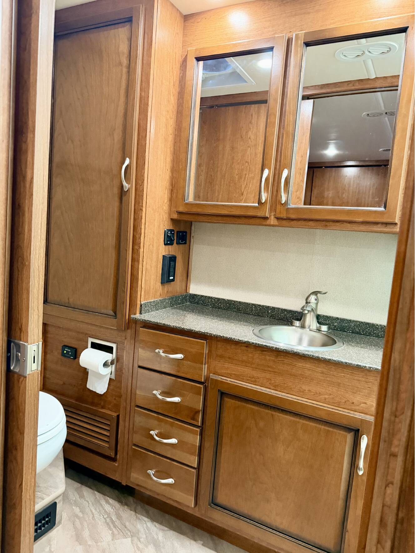 A photo of this 2017 Fleetwood STORM 34S