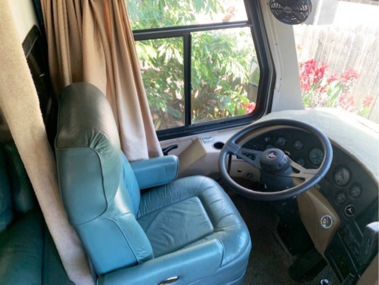 A photo of this 1996 Georgie Boy CRUISE MASTER 3190