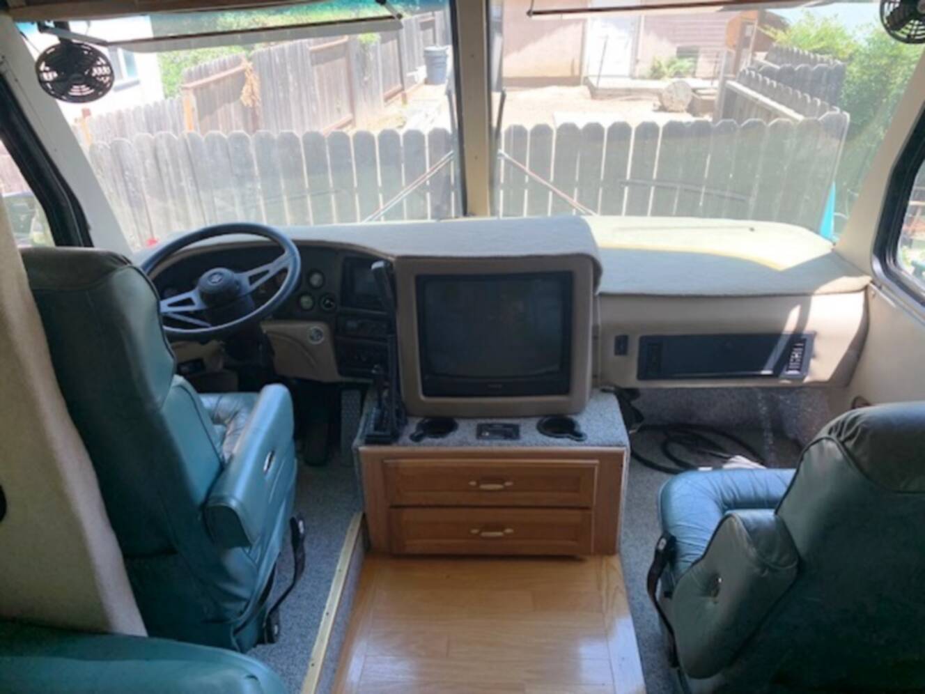 A photo of this 1996 Georgie Boy CRUISE MASTER 3190