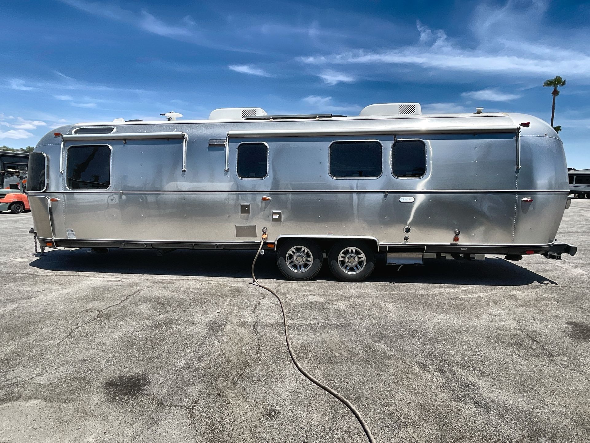 2022 Airstream Classic 33FBQ in palm desert CA