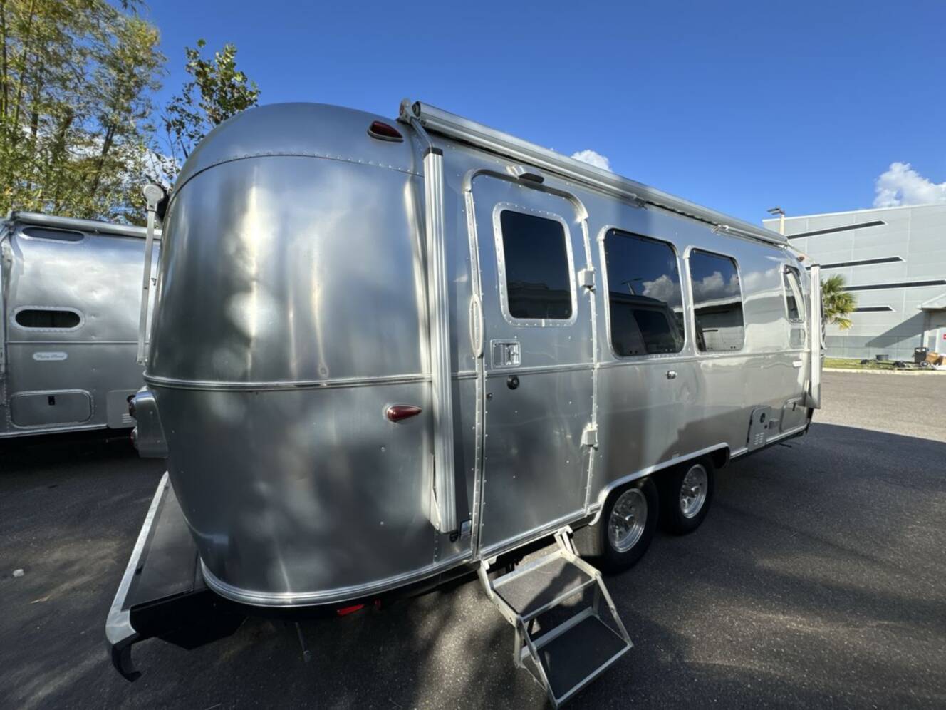 A photo of this 2022 Airstream International 23FB