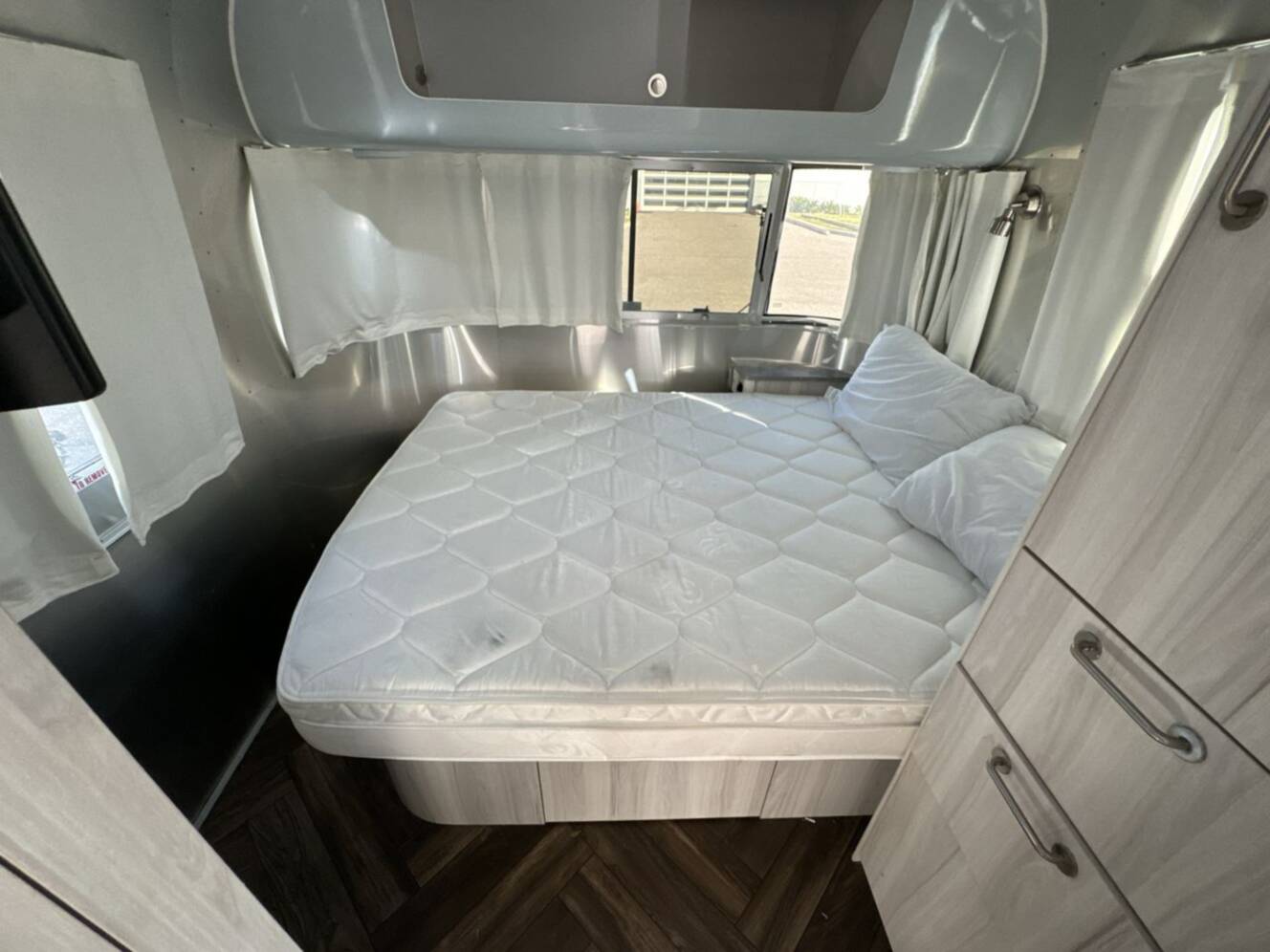 A photo of this 2022 Airstream International 23FB