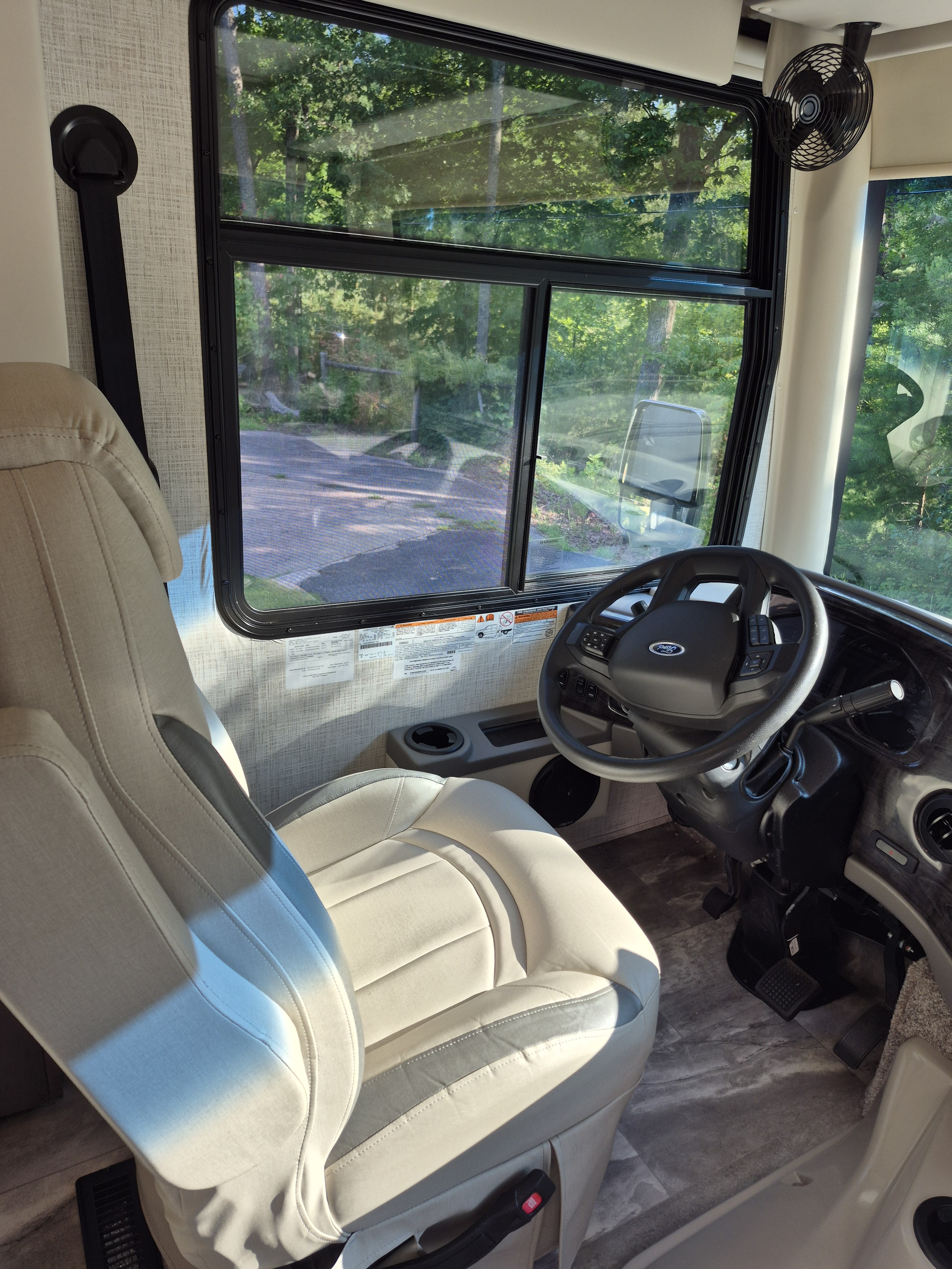 2023 Thor Motor Coach CHALLENGER 37FH in martinsville VA