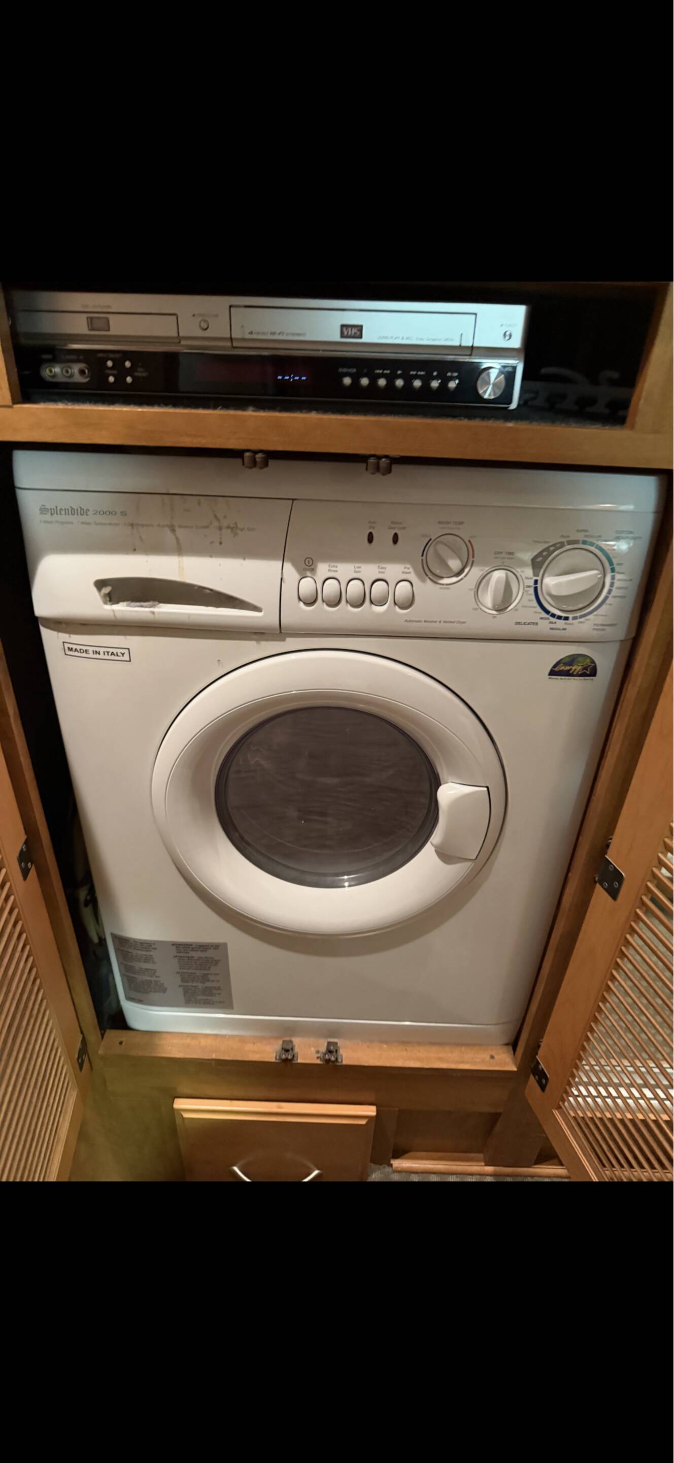 A photo of this 2006 Fleetwood DISCOVERY 39S