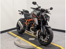 2026 KTM 1390 Super Duke RR Preview image