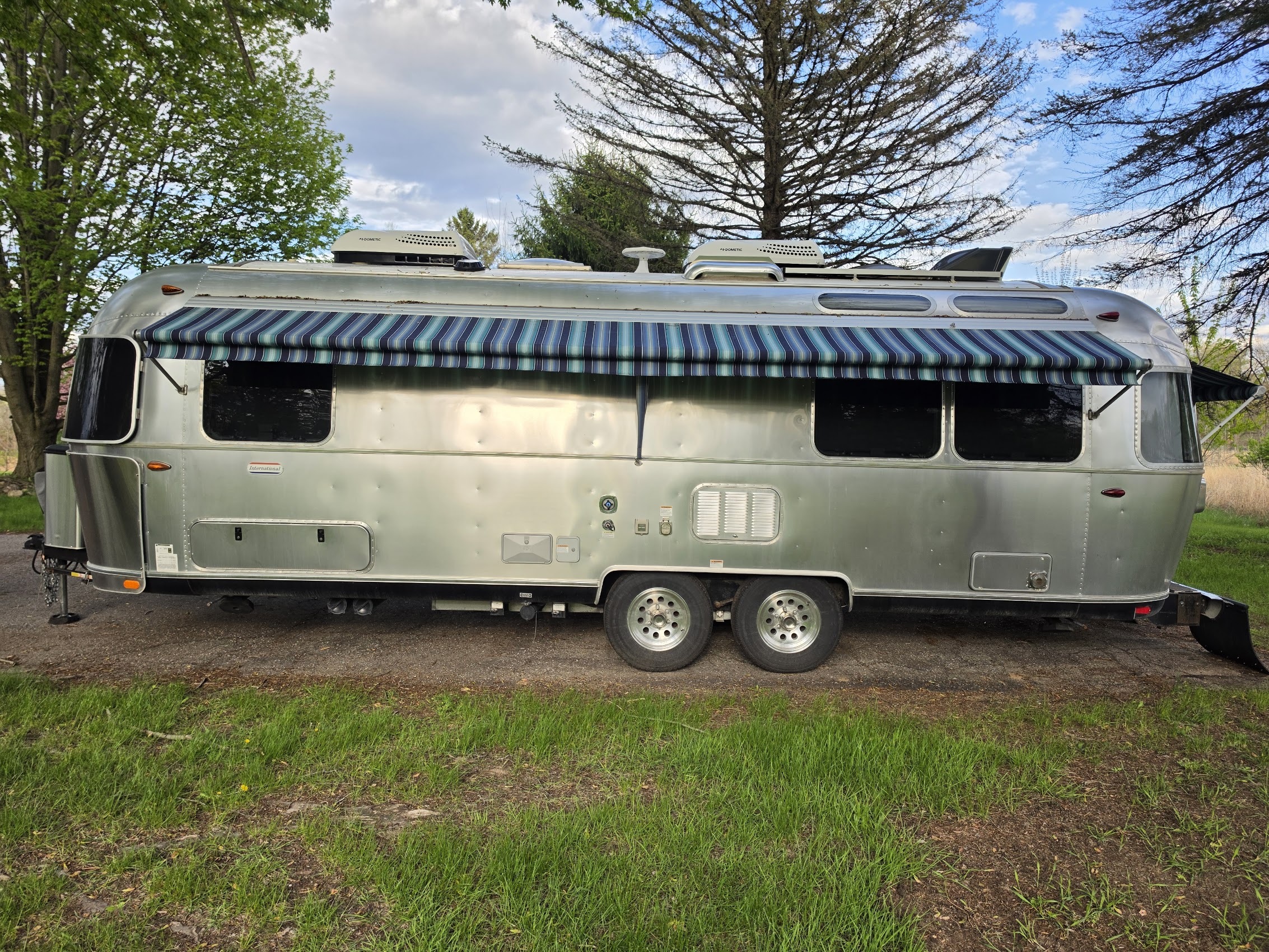 2021 Airstream INTERNATIONAL 27FB TWIN in gregory MI