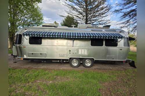 2021 Airstream INTERNATIONAL 27FB TWIN in gregory MI