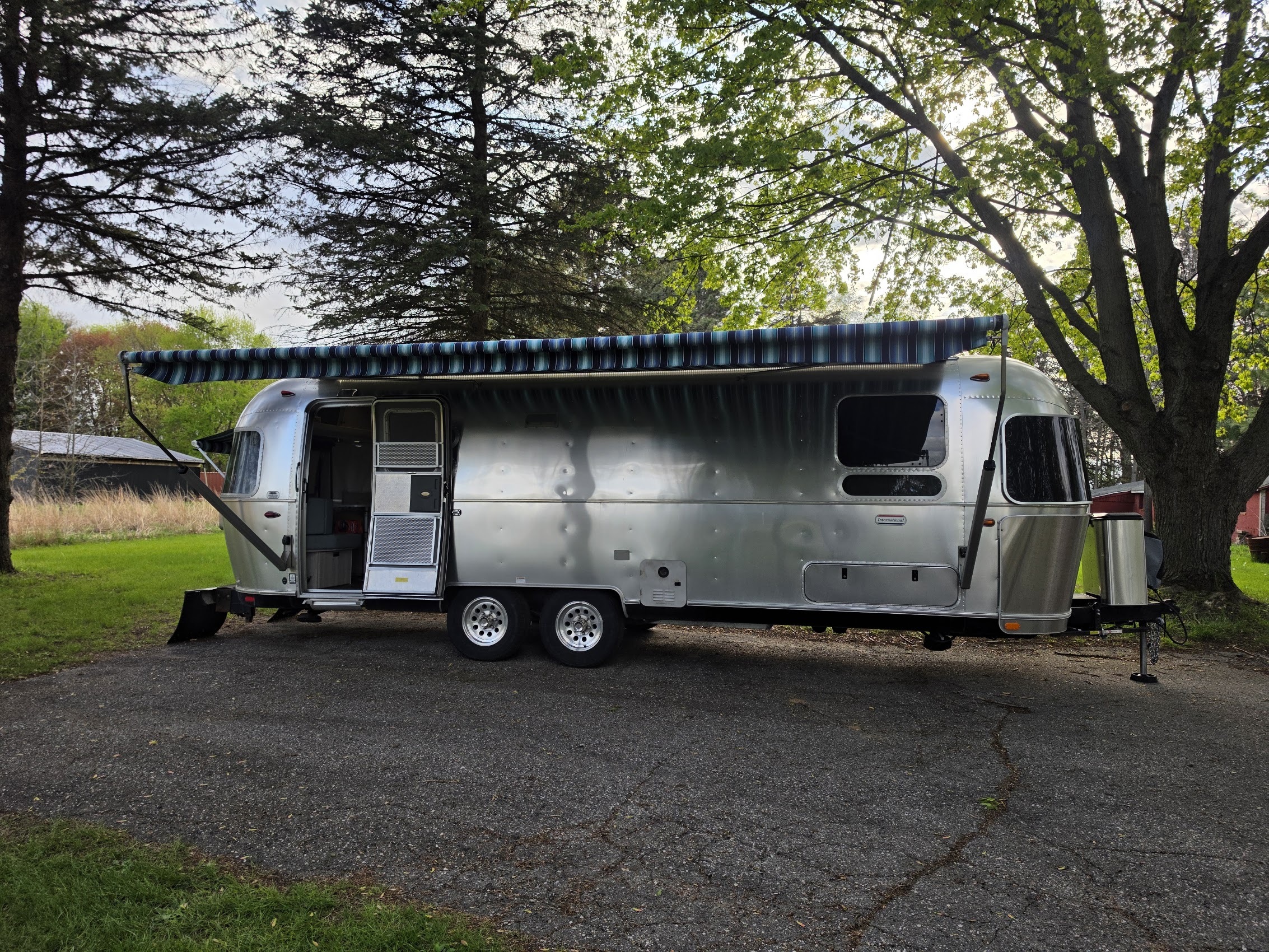2021 Airstream INTERNATIONAL 27FB TWIN RV