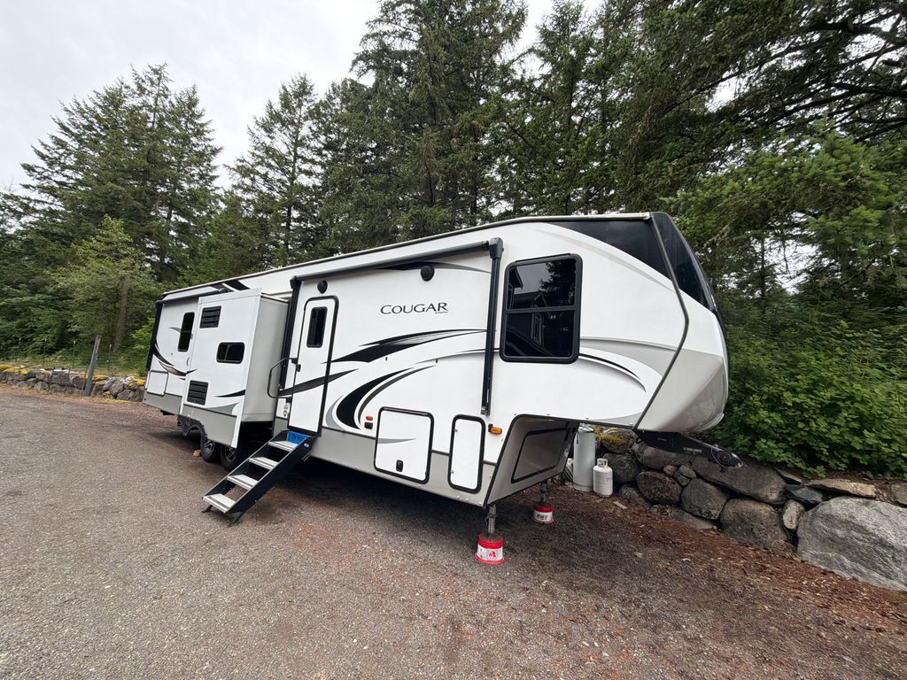 2021 Keystone Cougar 364BHL in graham WA