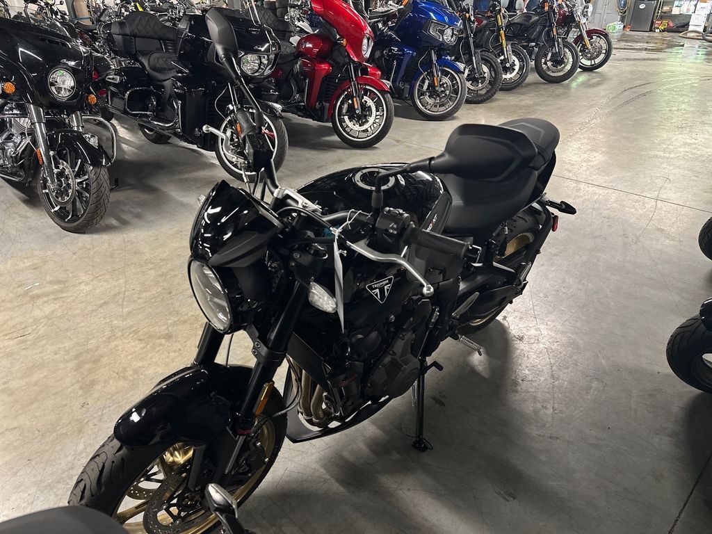 2026 Triumph Trident 800 Jet black 800 in Augusta, ME