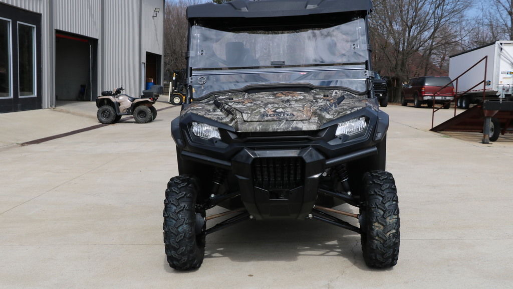 2025 Honda® Pioneer 1000-6 Deluxe Crew TrueTimber Atera Camo in paris TX