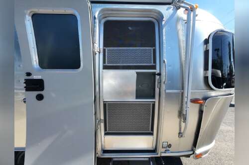 2023 Airstream Caravel 19CB in san gabriel CA