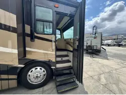 2013 Tiffin Phaeton 40QBH Freightliner XCR Chassis