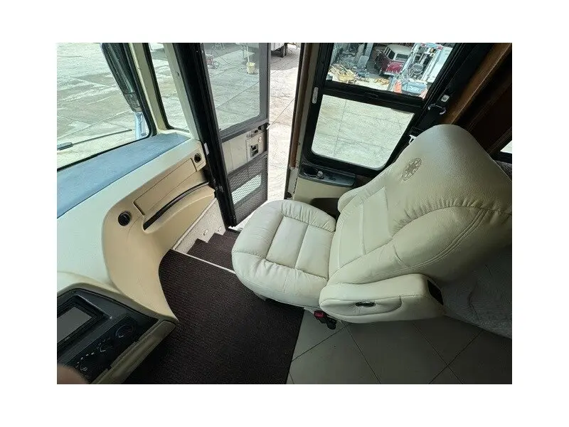 2013 Tiffin Phaeton 40QBH Freightliner XCR Chassis