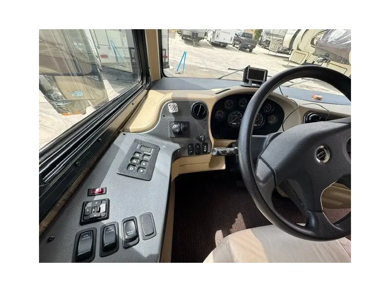 2013 Tiffin Phaeton 40QBH Freightliner XCR Chassis