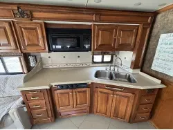 2013 Tiffin Phaeton 40QBH Freightliner XCR Chassis