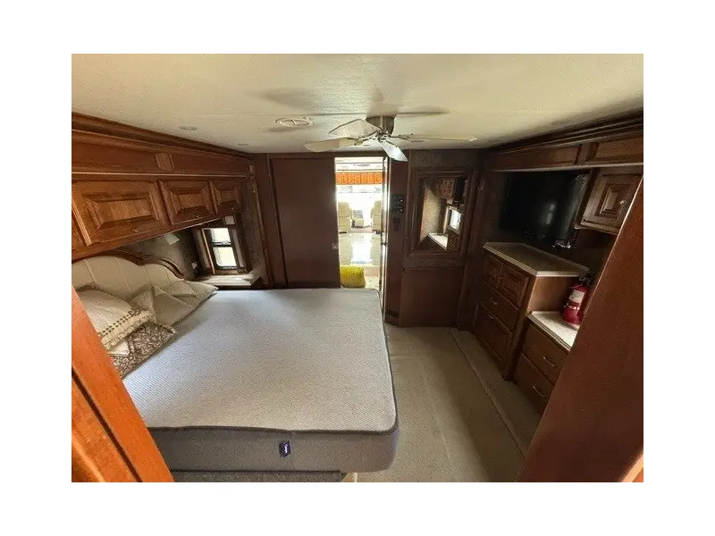 2013 Tiffin Phaeton 40QBH Freightliner XCR Chassis