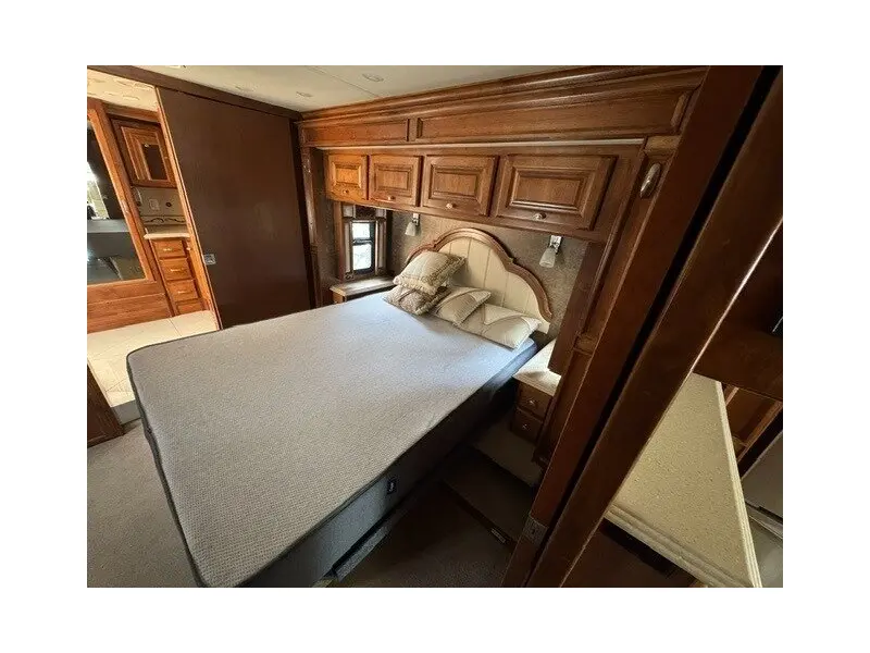2013 Tiffin Phaeton 40QBH Freightliner XCR Chassis