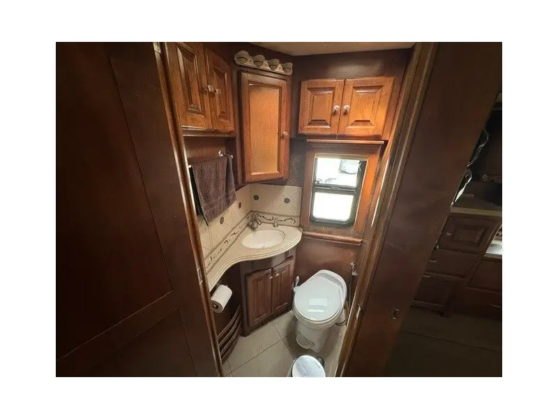 2013 Tiffin Phaeton 40QBH Freightliner XCR Chassis