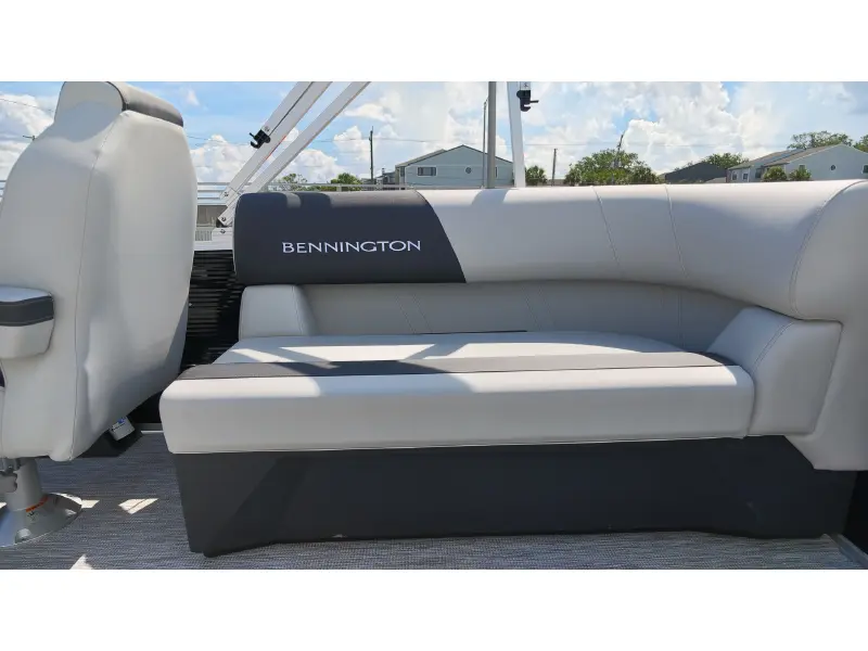 2027 Bennington 20 S1 STERN RADIUS