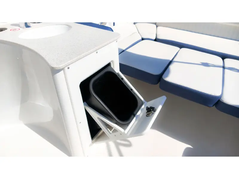 2027 Stingray 24 DC