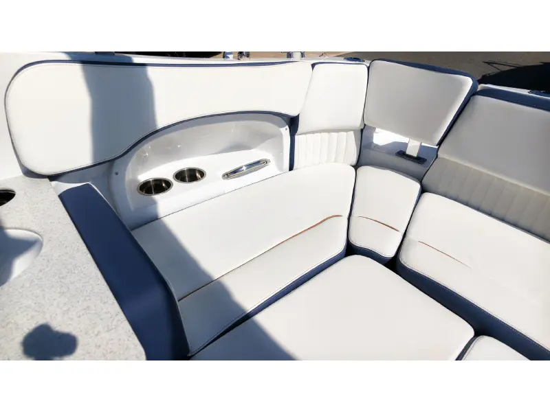 2027 Stingray 24 DC