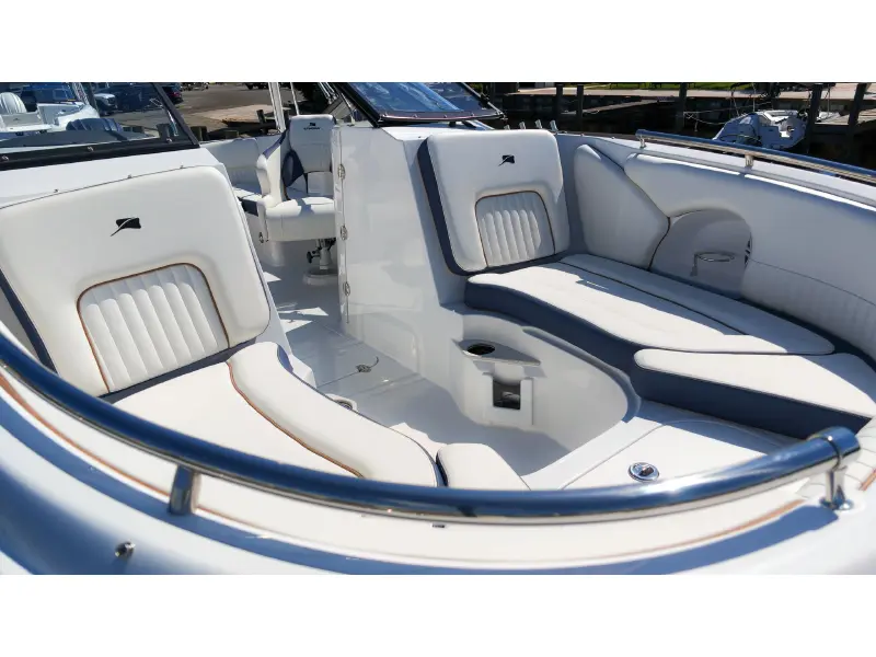 2027 Stingray 24 DC